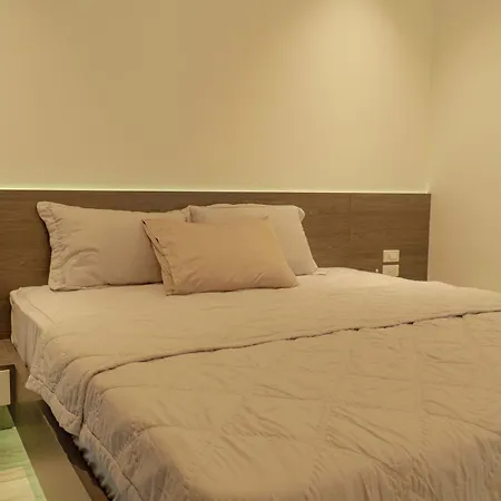 Lakeview Luxe 2Br: Serenity! Apartment